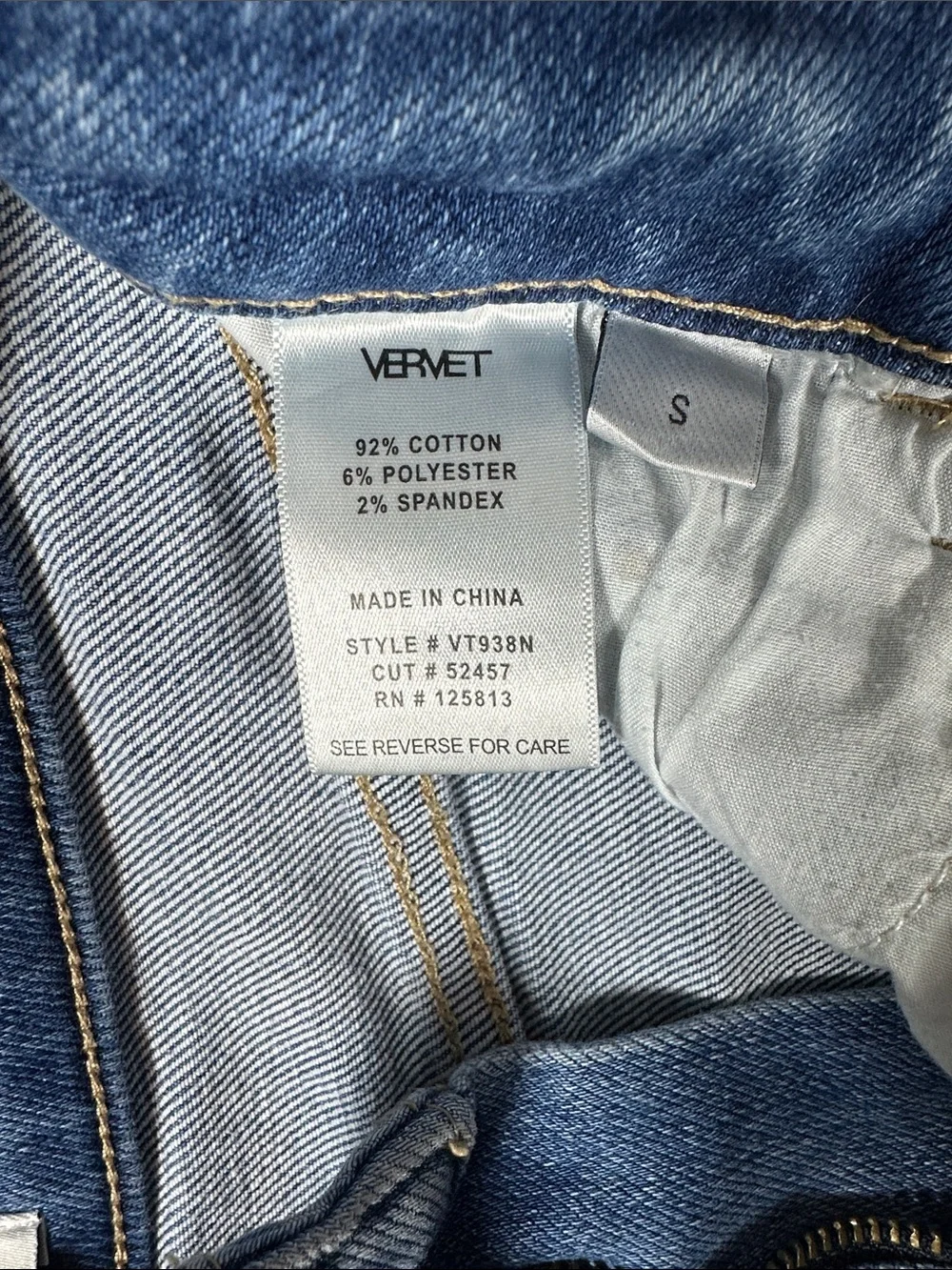 Vervet Softly High Rise Distressed Denim Shorts Size Small - Picture 7 of 8